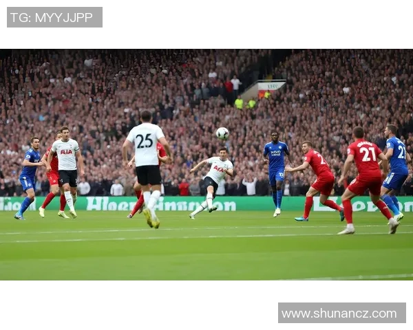 以足球球星头像贴图为主题展现绿茵激情与偶像魅力 以足球球星头像贴图为主题展现绿茵激情与偶像魅力