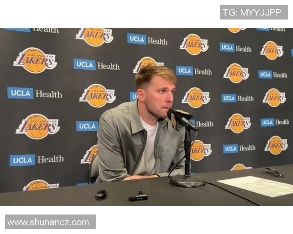 卢卡·东契奇:从篮球场到足球梦 解析这位跨界球星的未来潜力 卢卡·东契奇:从篮球场到足球梦 解析这位跨界球星的未来潜力