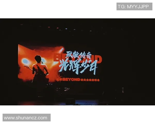 昔日绿茵场英雄渐行渐远，老去的足球传奇依旧闪耀着光辉岁月