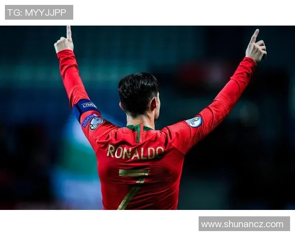 纵览绿茵传奇巨星璀璨瞬间见证足球史诗荣耀长图