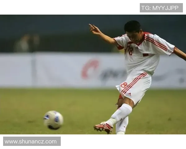 足球天才卡的崛起之路：从少年梦想到世界足球舞台的耀眼明星